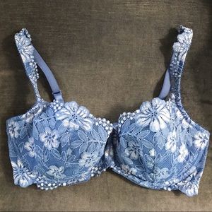 Victoria’s Secret 34DD Underwire Push-up Bra